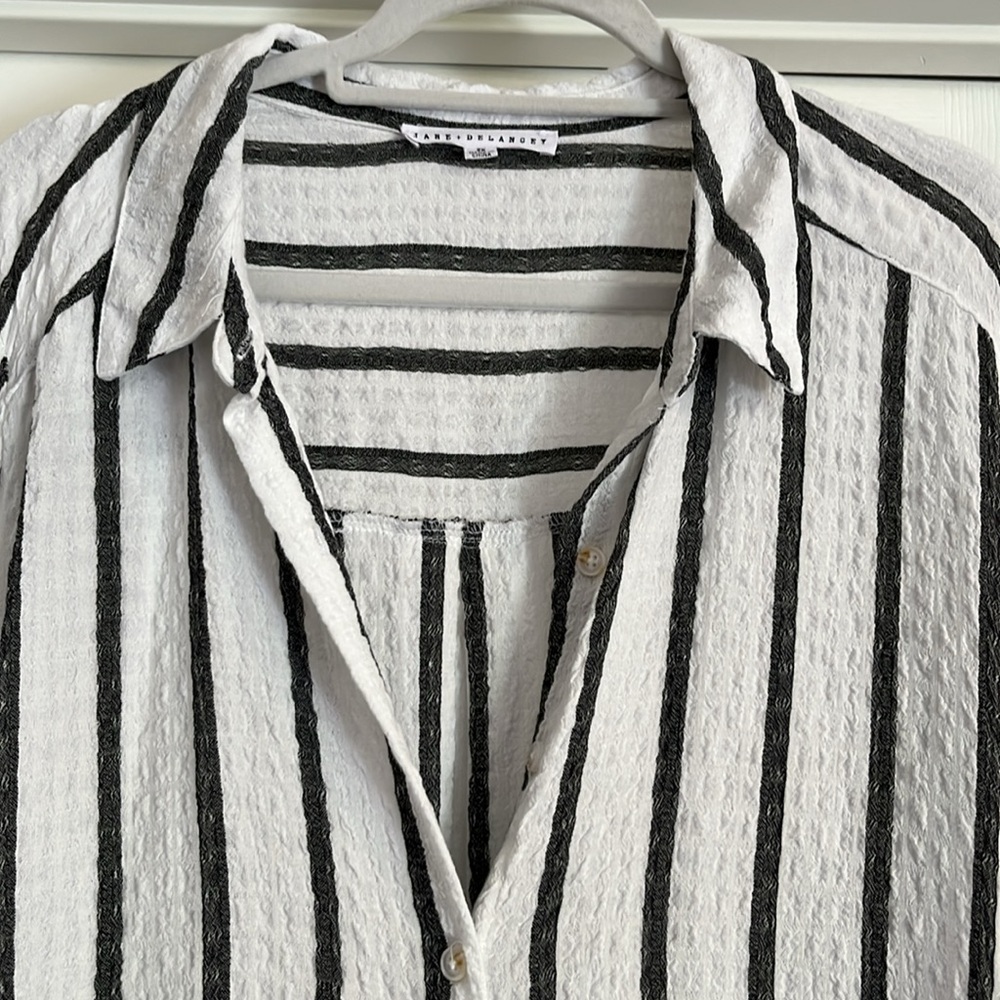 Jane + Delancey blouse. Button front. Tab sleeves. Black/ white stripe. 2x. - Picture 4 of 8